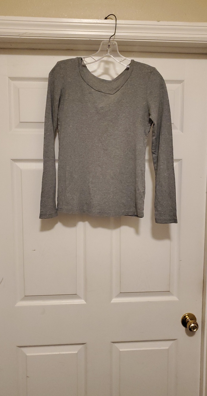 Women’s Long-Sleeve Grey Crewneck Tee